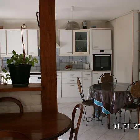 Apartment Chez Mano Servian
