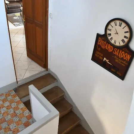 Apartment Chez Mano Servian